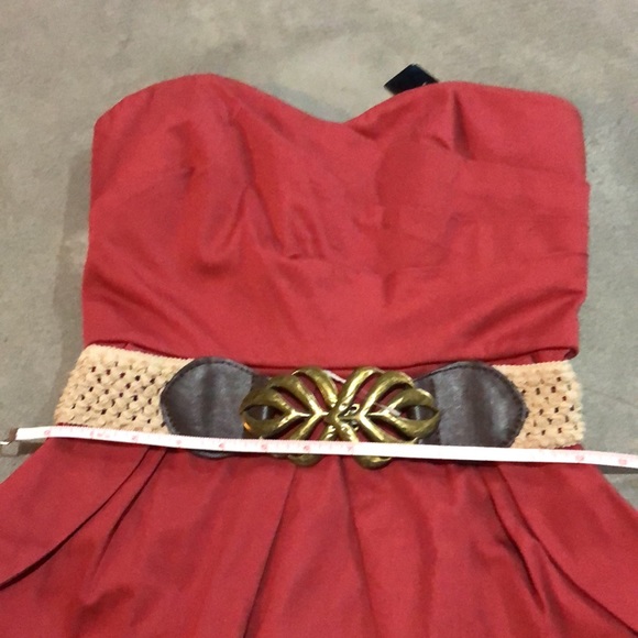 Strapless Summer Dress with Belt and Pockets - Picture 3 of 6